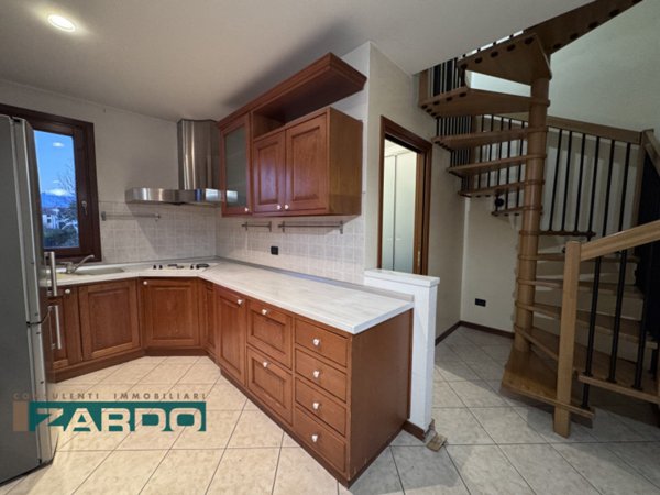 appartamento in vendita a Loria in zona Ramon