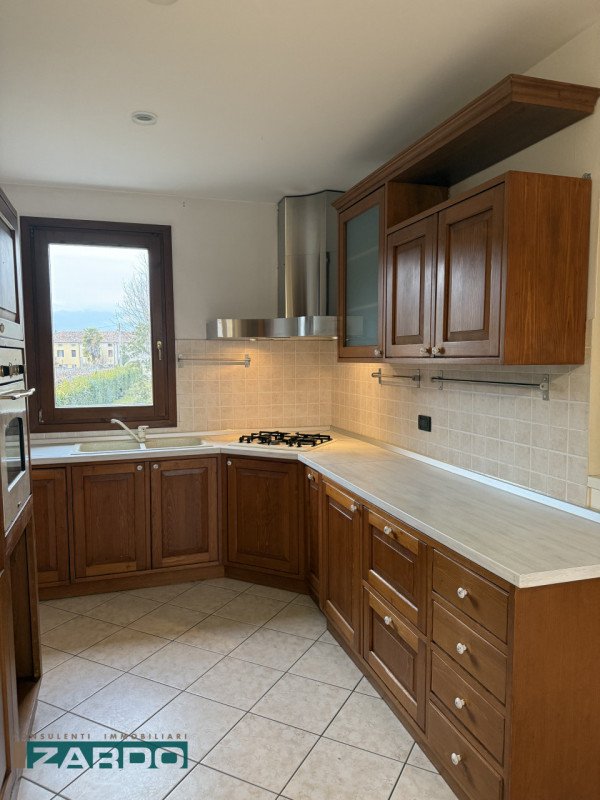 appartamento in vendita a Loria in zona Ramon