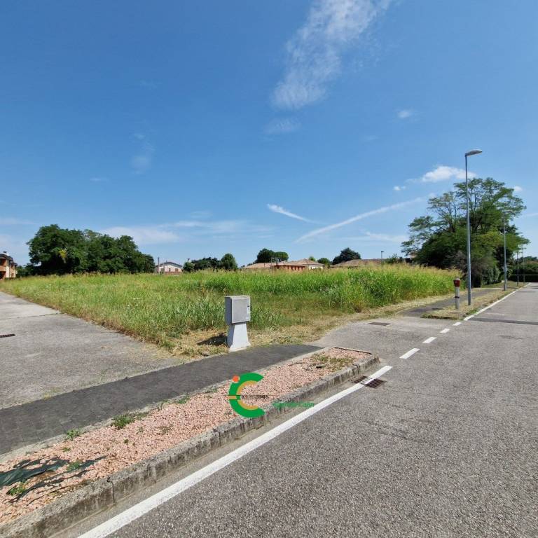 terreno edificabile in vendita a Loria