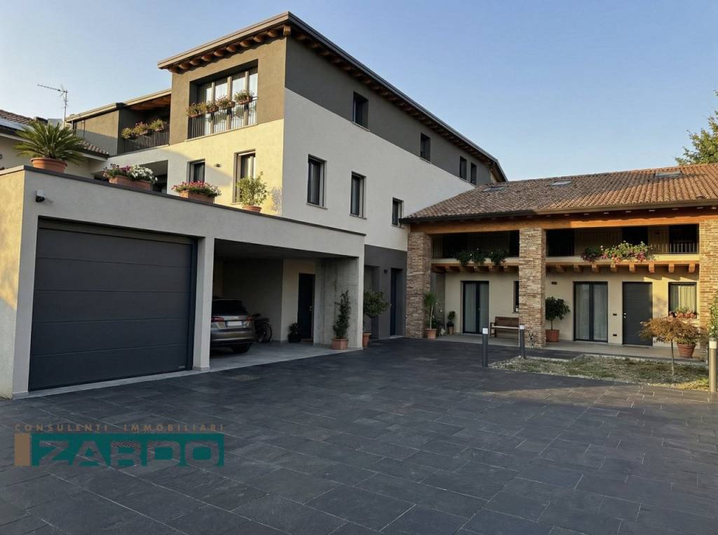 appartamento in vendita a Loria in zona Castione