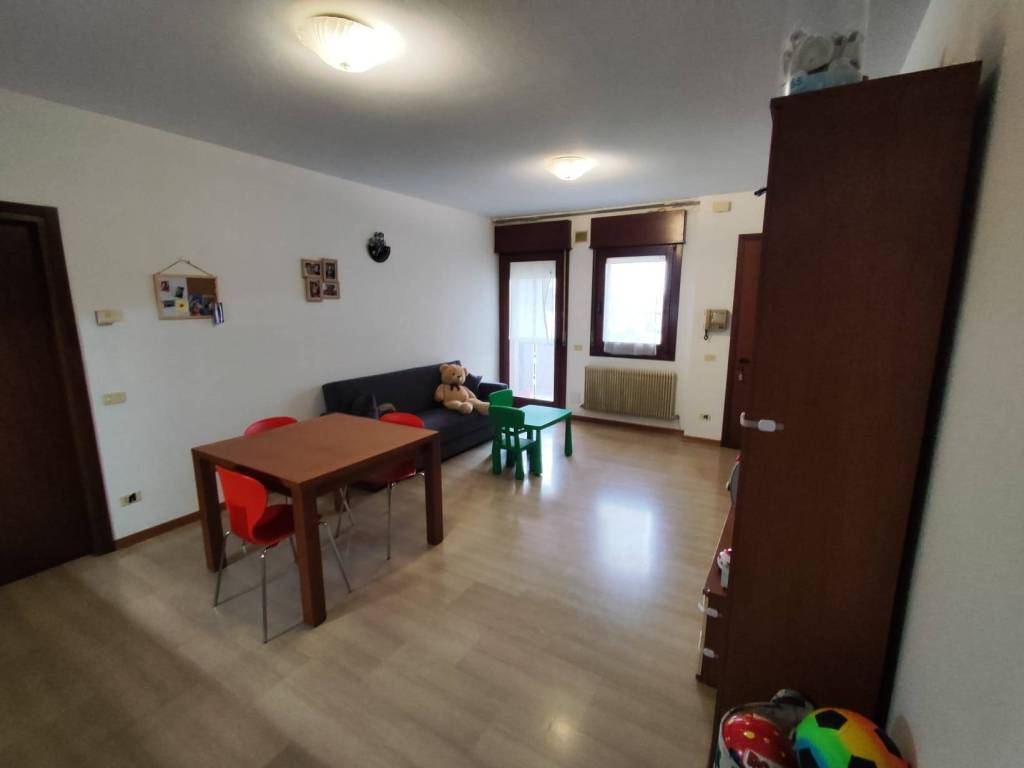 appartamento in vendita a Loria in zona Bessica