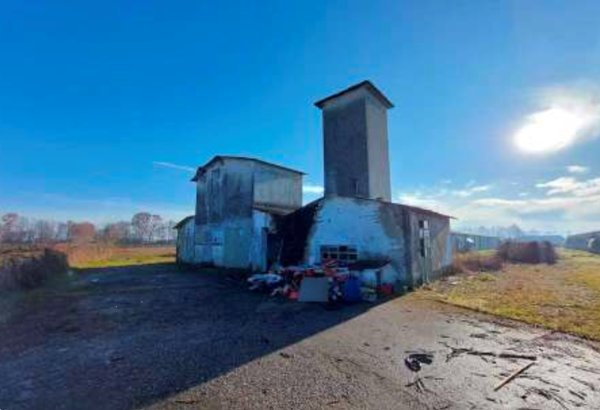 capannone in vendita a Loria in zona Bessica