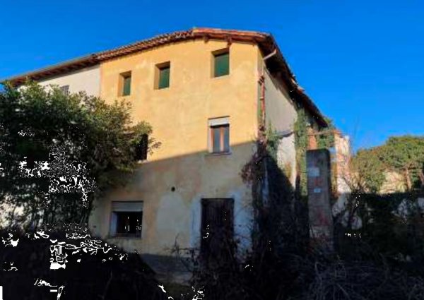 casa indipendente in vendita a Loria