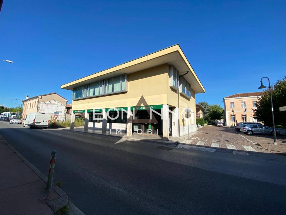 ufficio in vendita a Loria