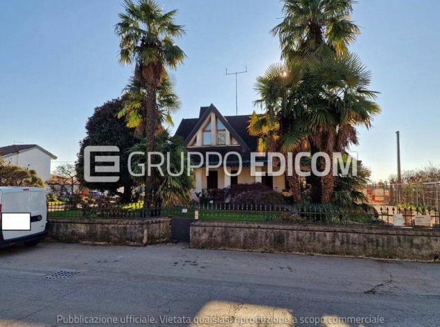 casa indipendente in vendita a Loria