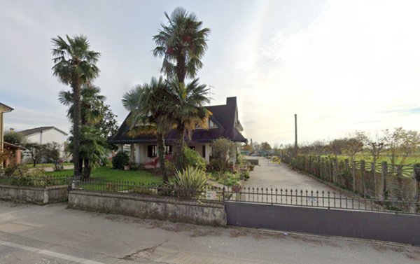 locale di sgombero in vendita a Loria