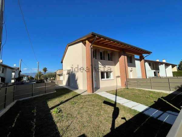 casa indipendente in vendita a Loria in zona Ramon