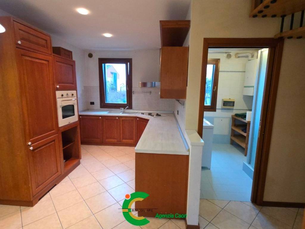 appartamento in vendita a Loria in zona Ramon