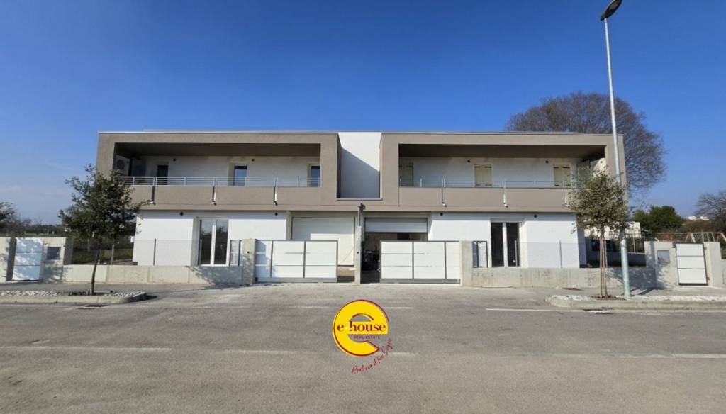 casa indipendente in vendita a Loria in zona Ramon