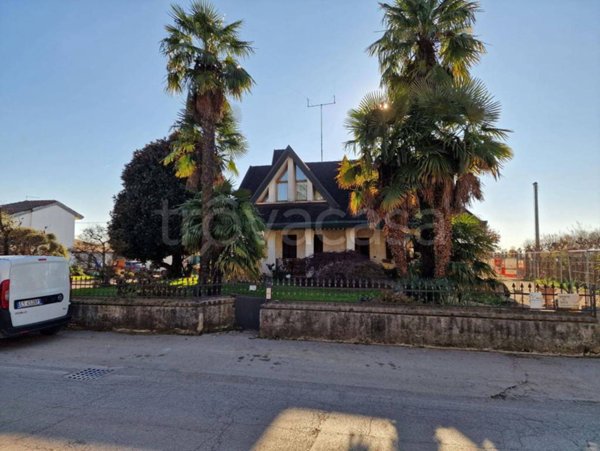 locale di sgombero in vendita a Loria in zona Ramon