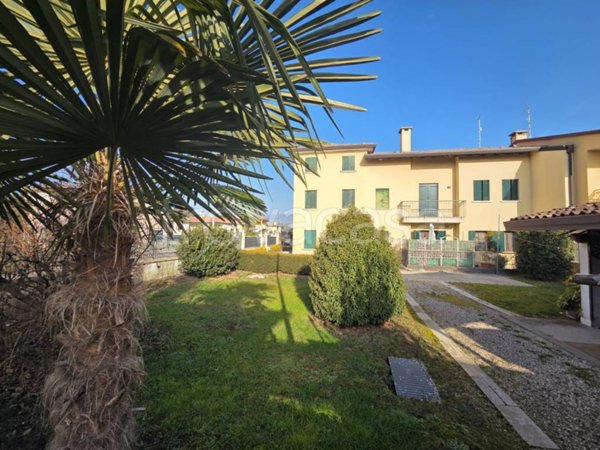 casa indipendente in vendita a Loria in zona Bessica