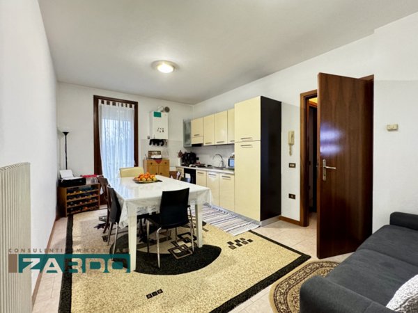 appartamento in vendita a Loria in zona Castione