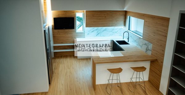 casa indipendente in vendita a Loria in zona Castione