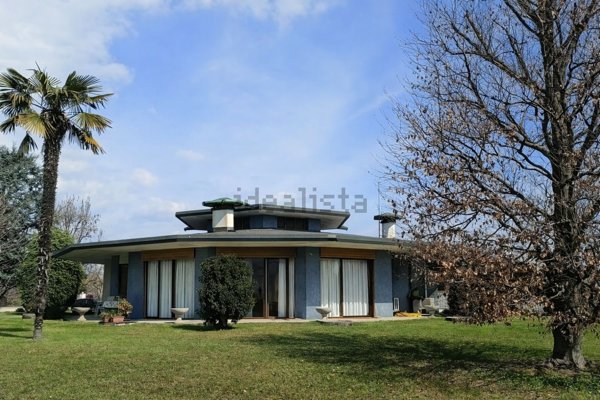 casa indipendente in vendita a Loria