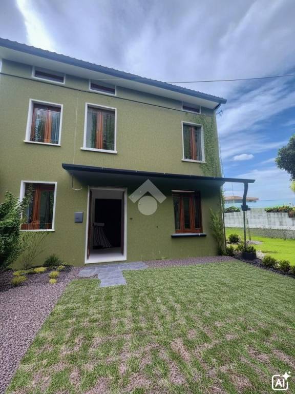 casa indipendente in vendita a Loria