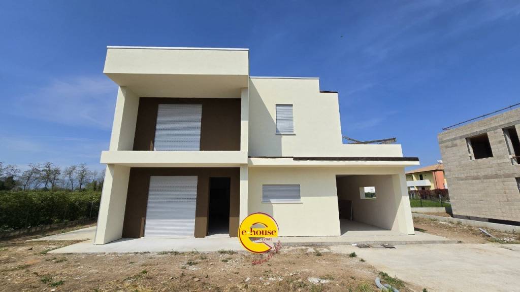 casa indipendente in vendita a Loria in zona Castione