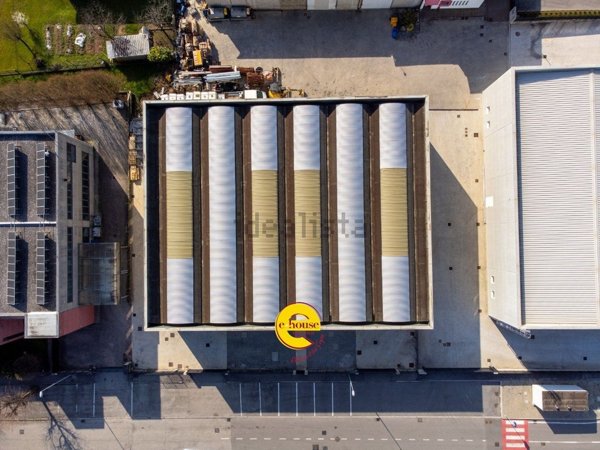 capannone in vendita a Loria in zona Ramon