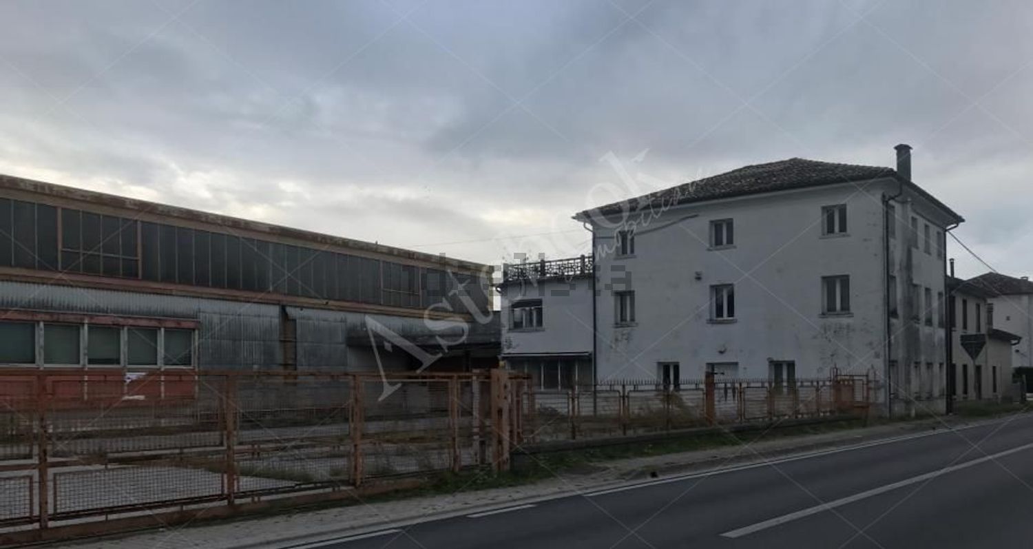 terreno edificabile in vendita a Loria