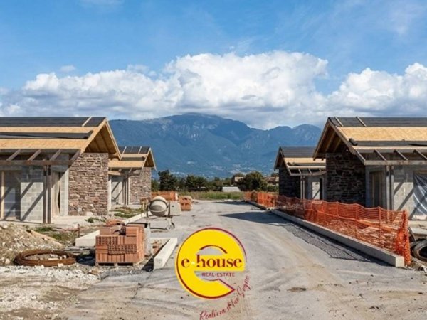 casa indipendente in vendita a Loria