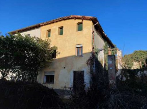 locale di sgombero in vendita a Loria in zona Bessica