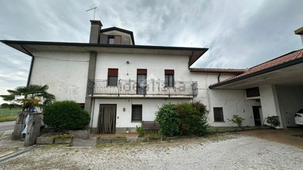appartamento in vendita a Loria in zona Ramon