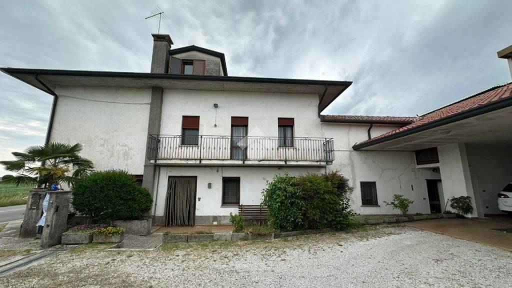 casa indipendente in vendita a Loria in zona Ramon