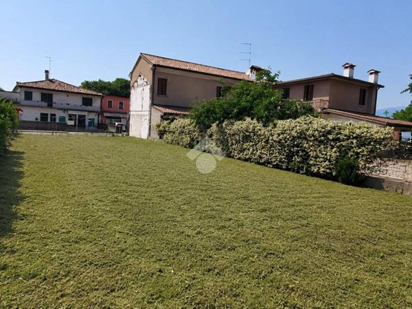 terreno edificabile in vendita a Loria in zona Bessica