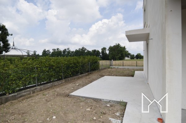 casa indipendente in vendita a Loria in zona Castione