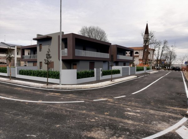 casa indipendente in vendita a Loria in zona Ramon