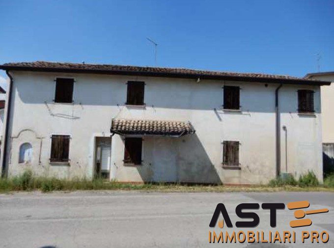 casa indipendente in vendita a Loria in zona Bessica