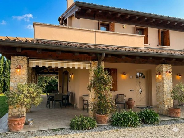casa indipendente in vendita a Loria in zona Ramon