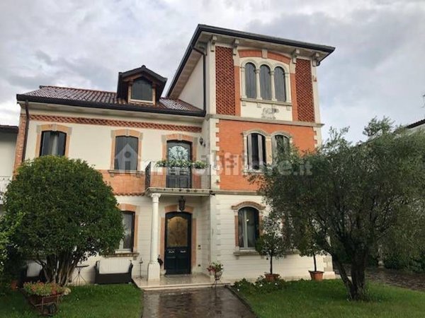 casa indipendente in vendita a Loria in zona Ramon