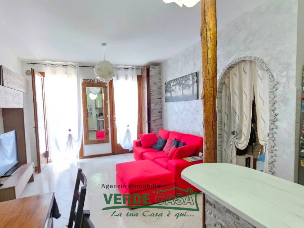 appartamento in vendita a Loria in zona Bessica