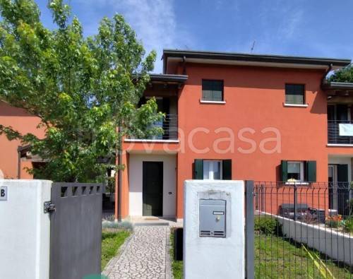 casa indipendente in vendita a Loria in zona Ramon