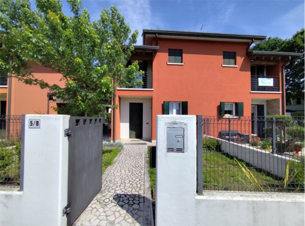 casa indipendente in vendita a Loria in zona Ramon