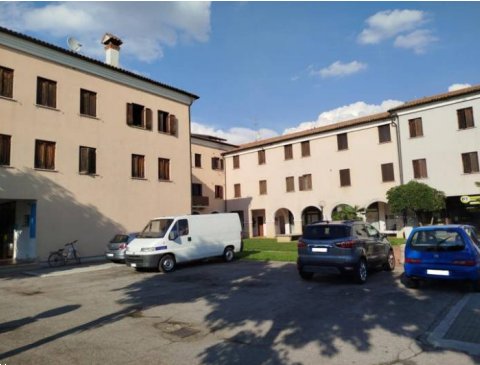 appartamento in vendita a Loria in zona Bessica