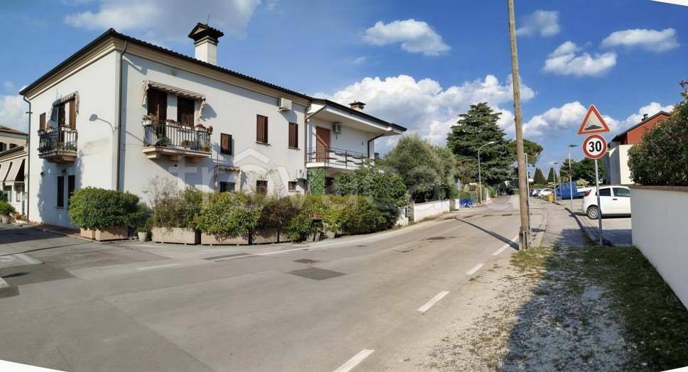 ufficio in vendita a Loria in zona Bessica