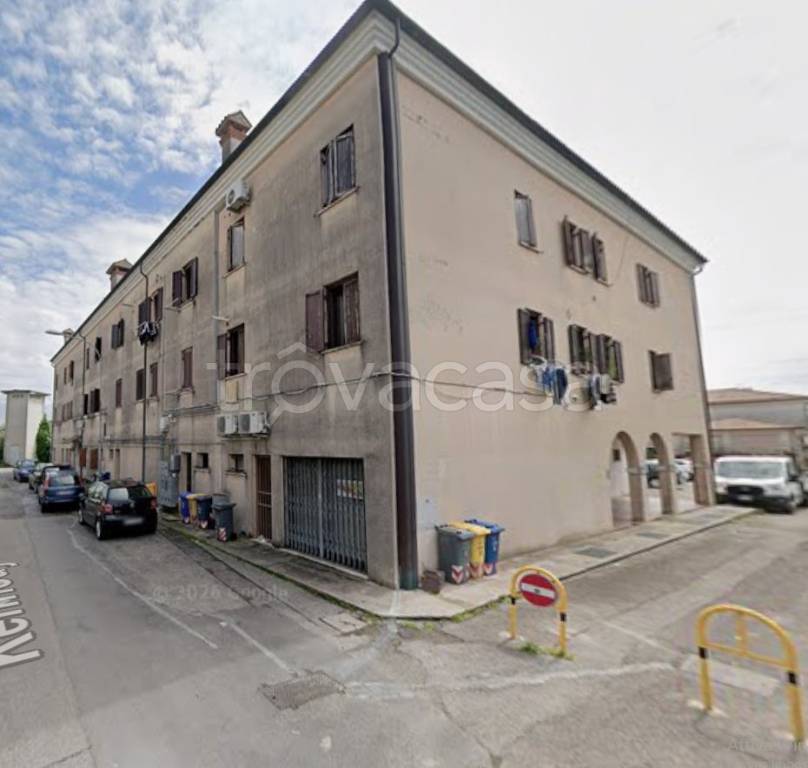 appartamento in vendita a Loria in zona Bessica