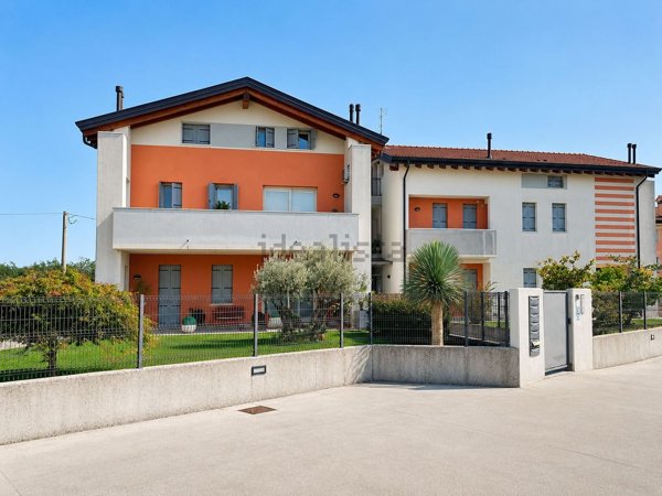 appartamento in vendita a Loria in zona Bessica