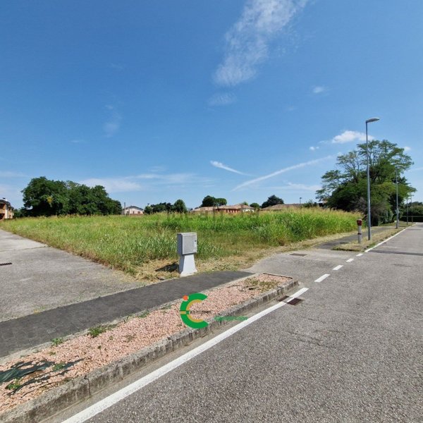 terreno edificabile in vendita a Loria in zona Ramon