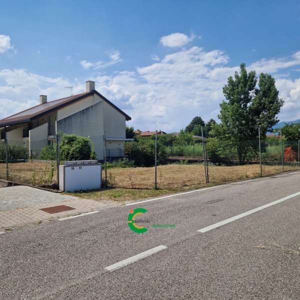terreno edificabile in vendita a Loria in zona Ramon