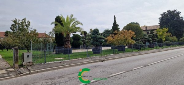 terreno edificabile in vendita a Loria in zona Ramon