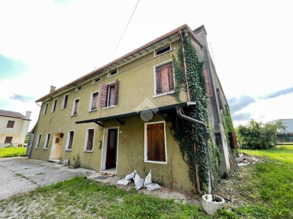 casa indipendente in vendita a Loria in zona Bessica