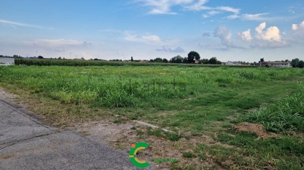terreno edificabile in vendita a Loria in zona Bessica