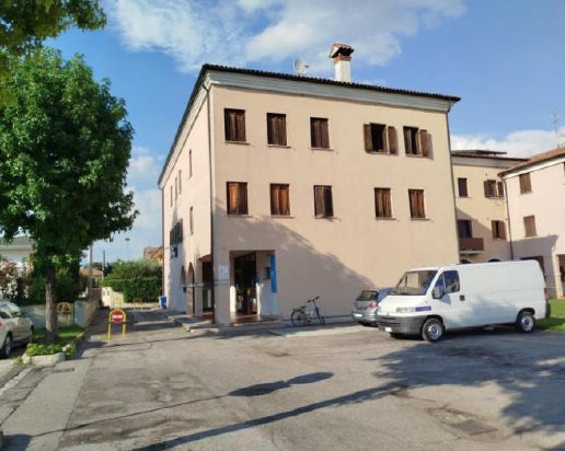 appartamento in vendita a Loria in zona Bessica