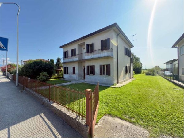 casa indipendente in vendita a Mareno di Piave in zona Santa Maria