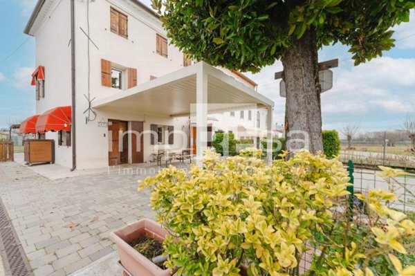 casa indipendente in vendita a Mareno di Piave in zona Santa Maria