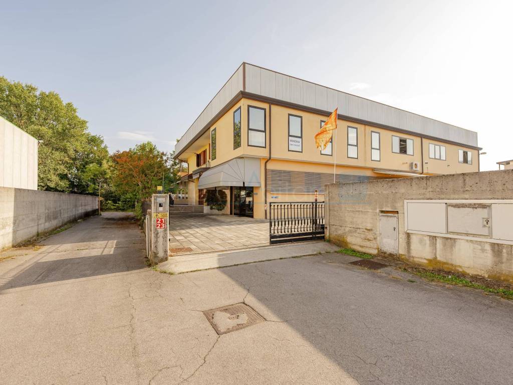 locale commerciale in vendita a Mareno di Piave in zona Ramera