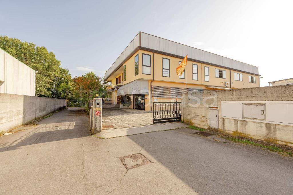 locale commerciale in vendita a Mareno di Piave in zona Ramera