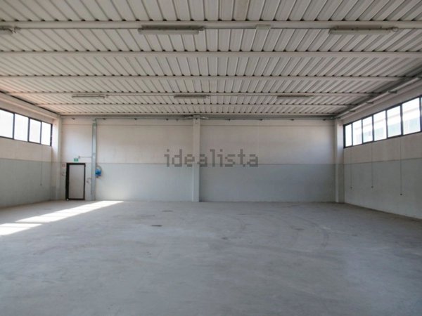 locale di sgombero in vendita a Maser